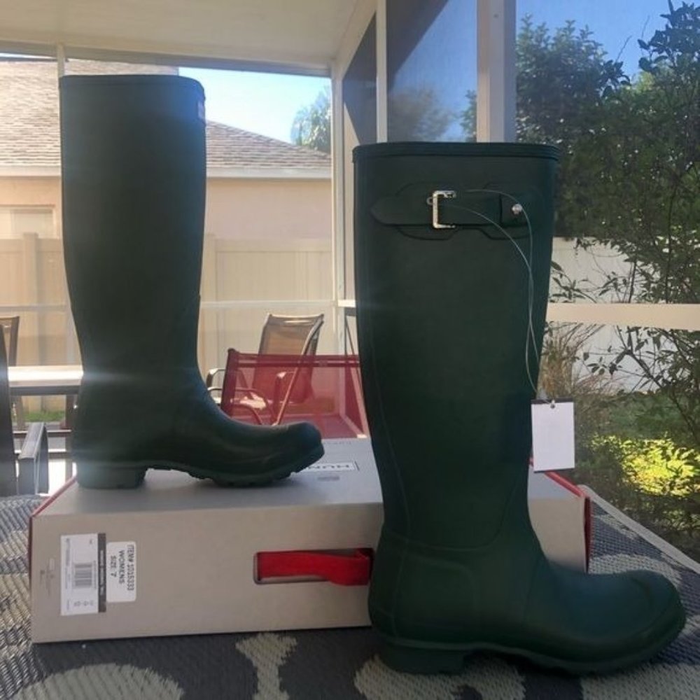 NWT Hunter women’s original tall green rain boots size 7